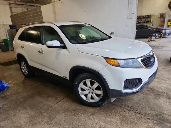 2013 KIA SORENTO Base / LX