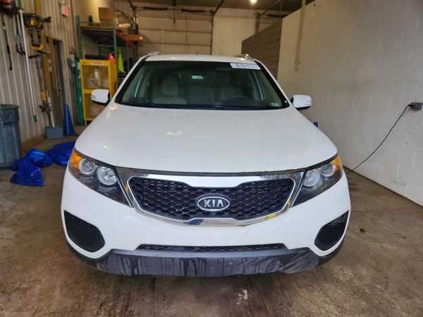 2013 KIA SORENTO Base / LX