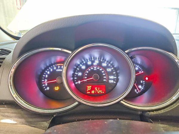 2013 KIA SORENTO Base / LX