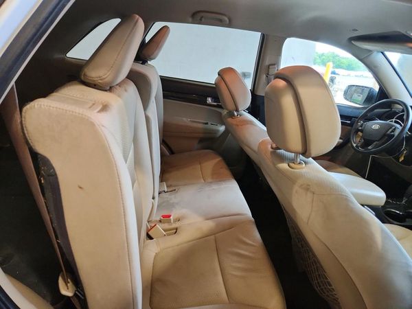 2013 KIA SORENTO Base / LX