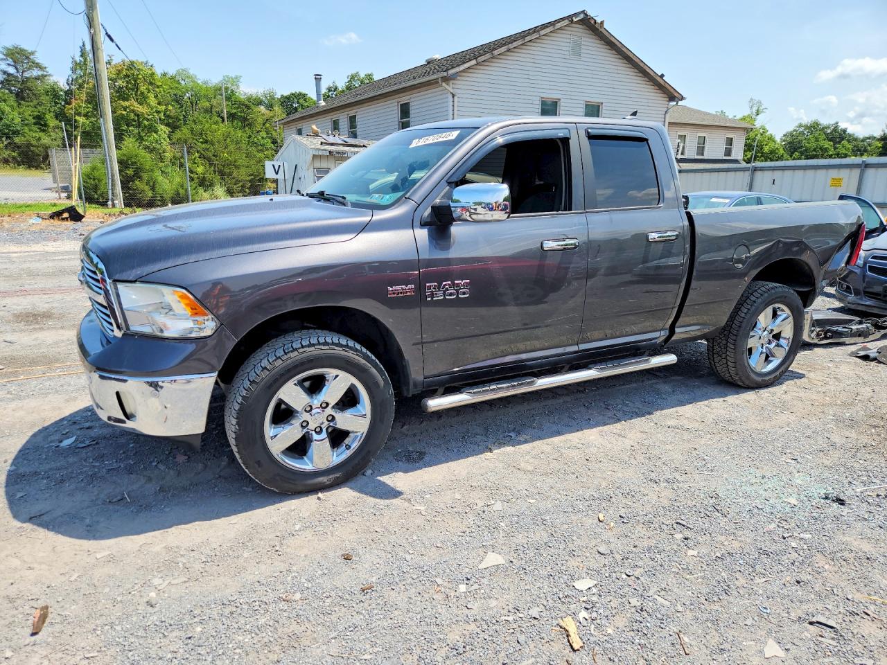 2017 RAM 1500 SLT QUAD CAB 4X4