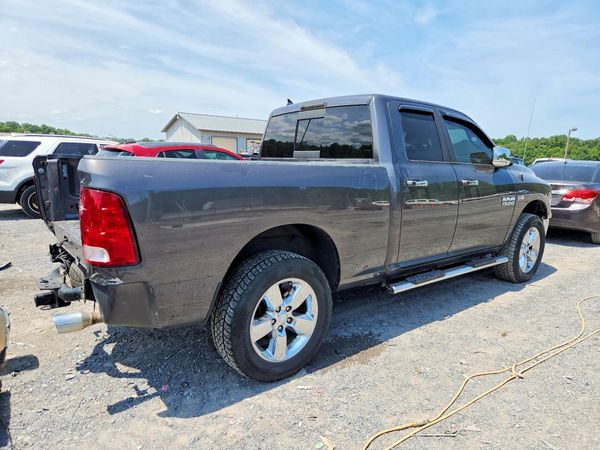 2017 RAM 1500 SLT QUAD CAB 4X4