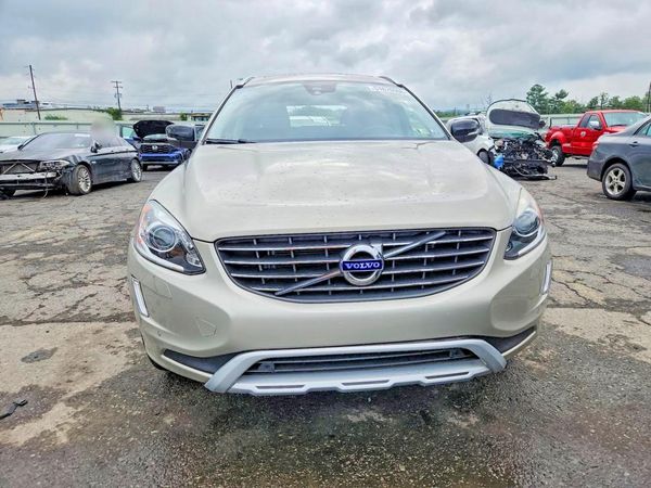 2017 VOLVO XC60 Dynamic