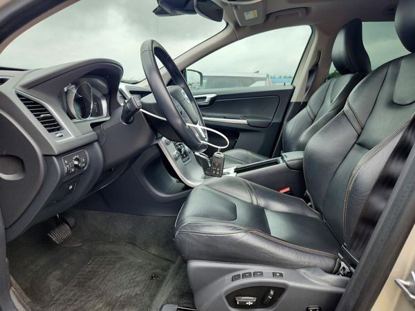 2017 VOLVO XC60 Dynamic