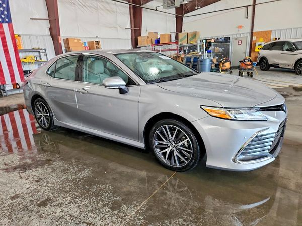 2023 TOYOTA CAMRY