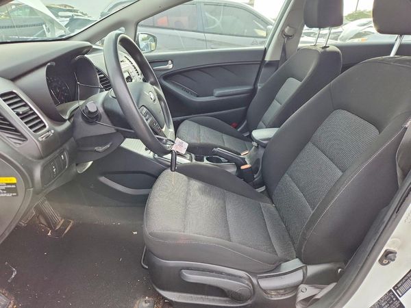 2017 KIA FORTE LX