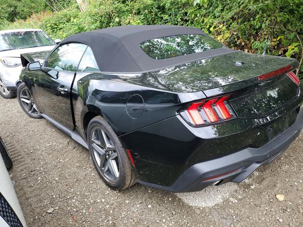 2026 FORD MUSTANG I4