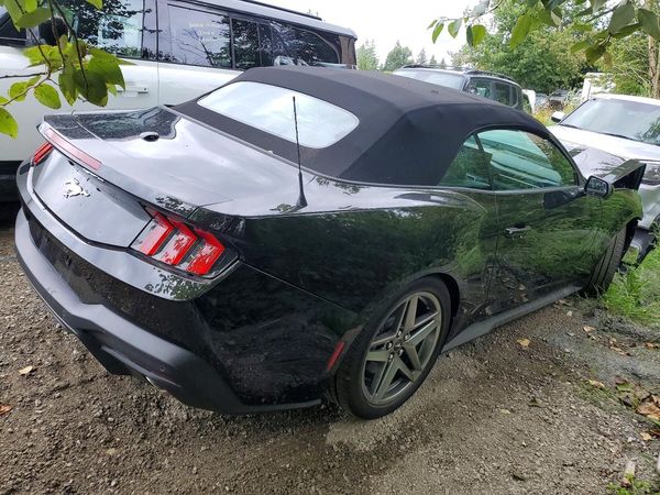 2026 FORD MUSTANG I4