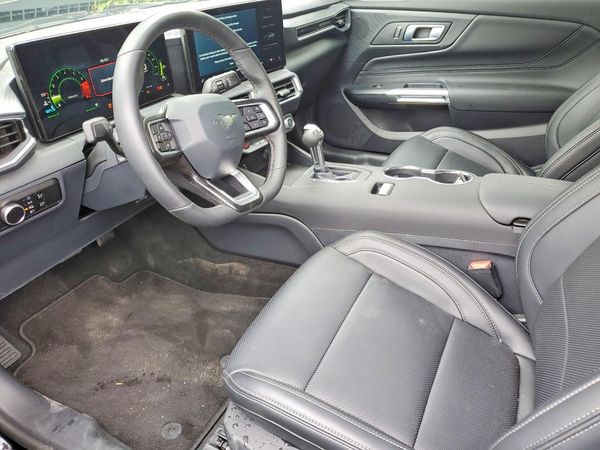 2026 FORD MUSTANG I4