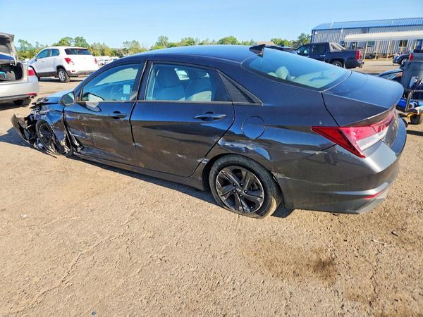 2022 HYUNDAI ELANTRA SEL