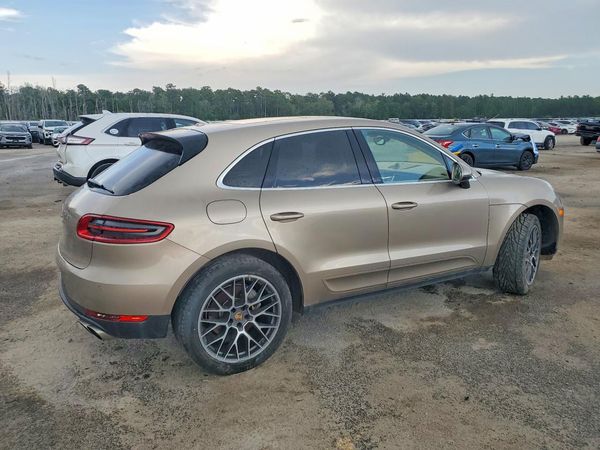 2016 PORSCHE MACAN