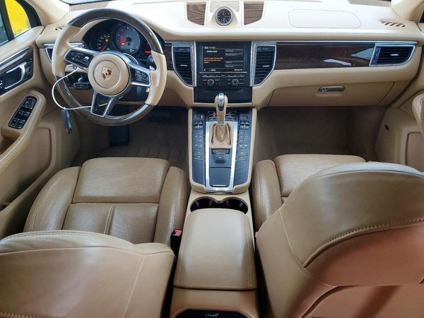 2016 PORSCHE MACAN