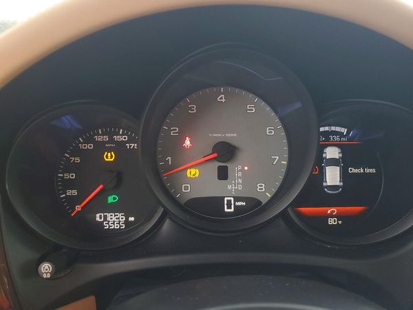 2016 PORSCHE MACAN
