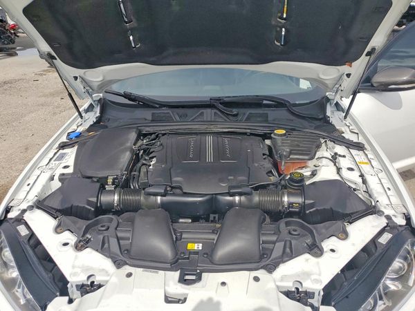 2014 JAGUAR XF XFRS — Engine bay