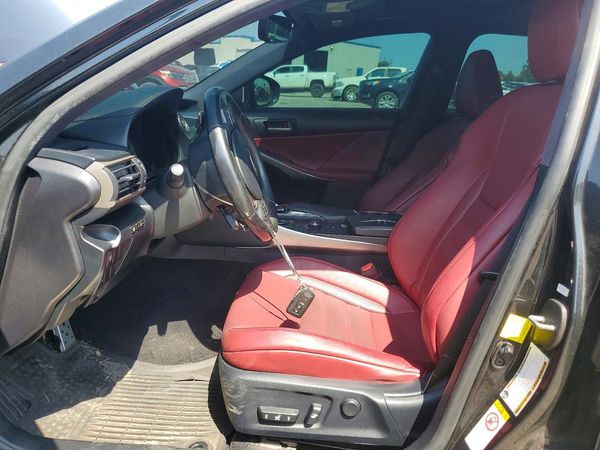 2017 LEXUS IS