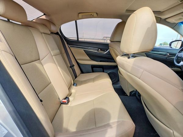 2017 LEXUS GS 200T