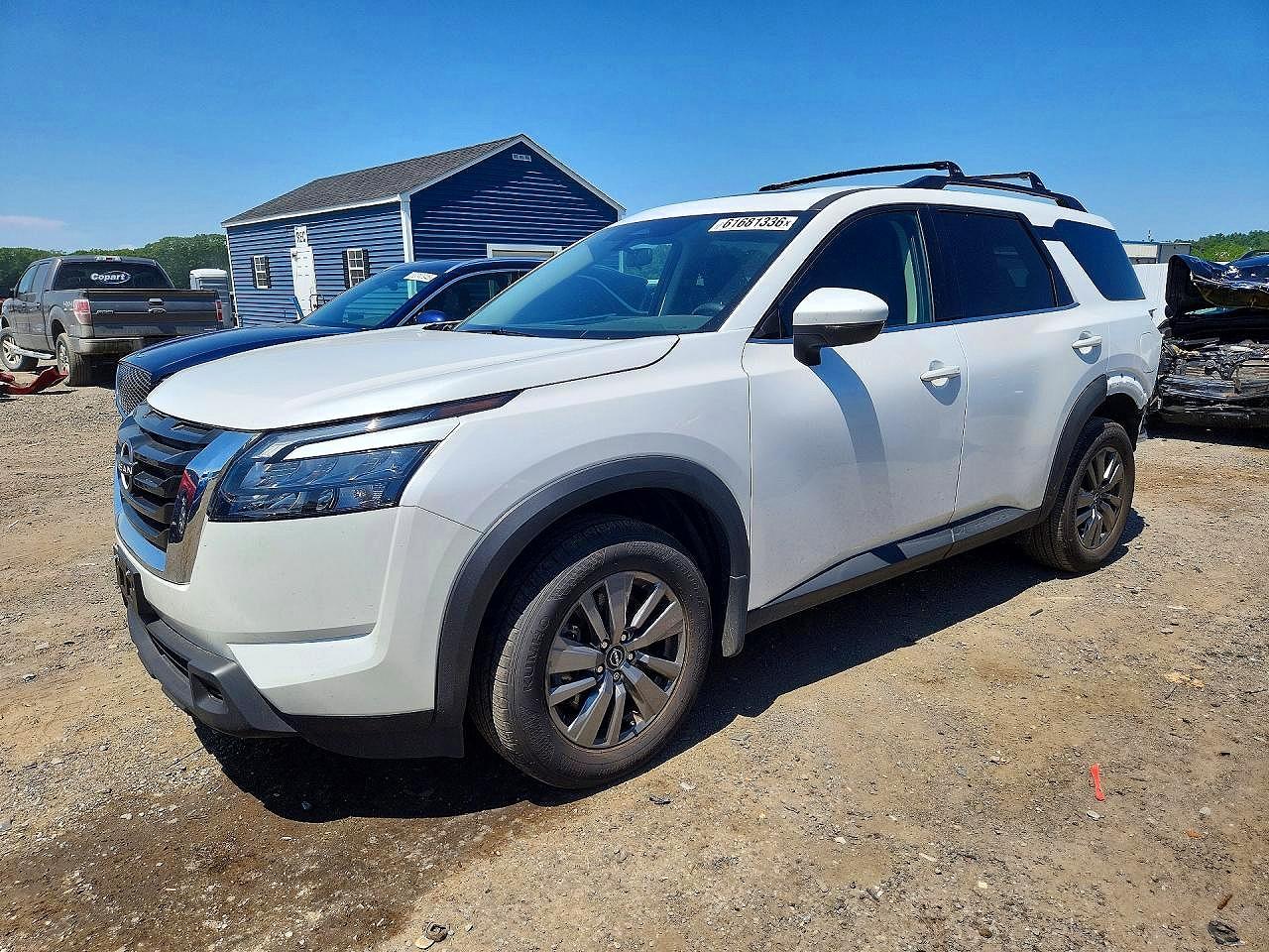 2025 NISSAN PATHFINDER SV