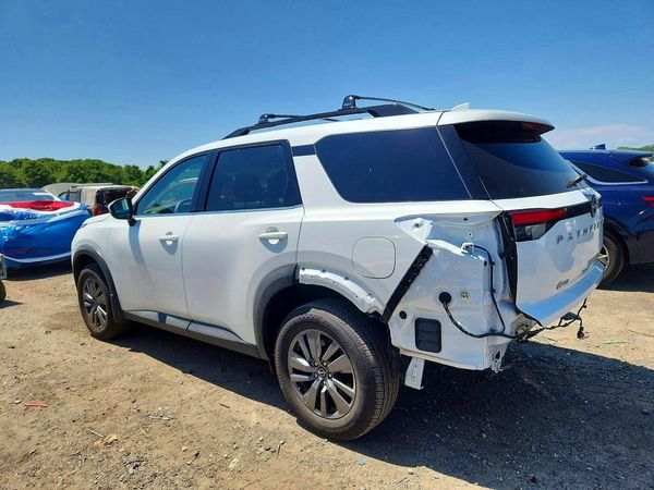 2025 NISSAN PATHFINDER SV