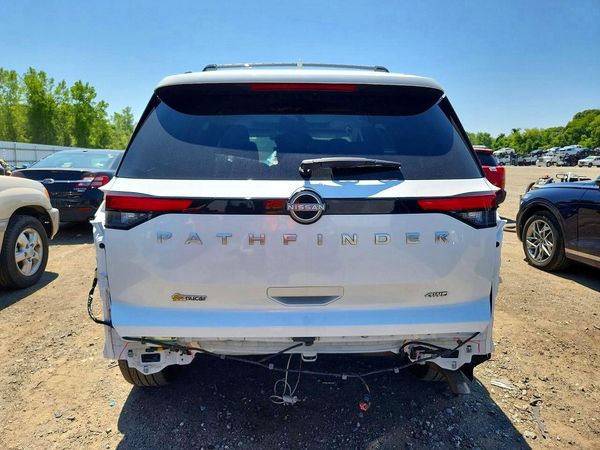 2025 NISSAN PATHFINDER SV