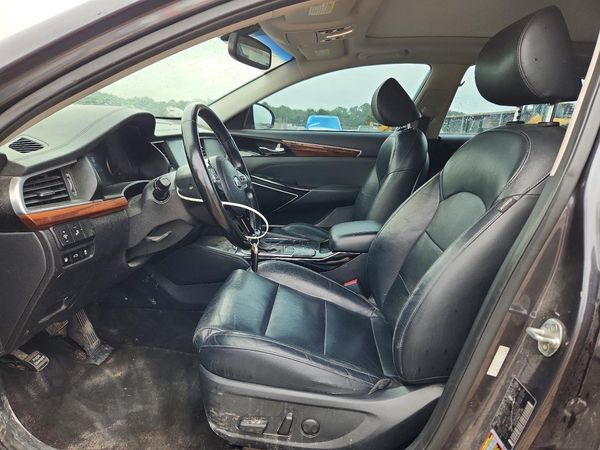 2017 KIA CADENZA