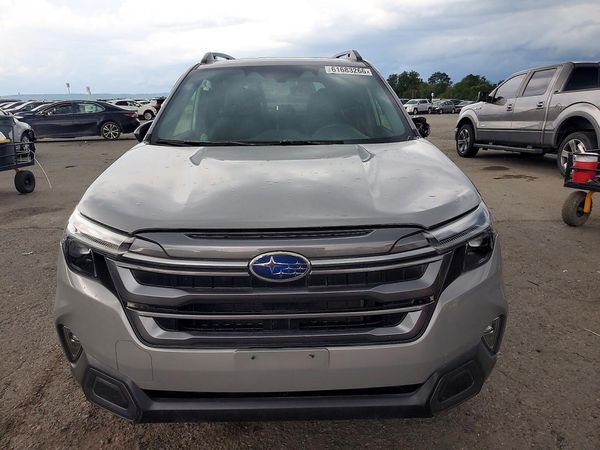 2025 SUBARU FORESTER Limited Base