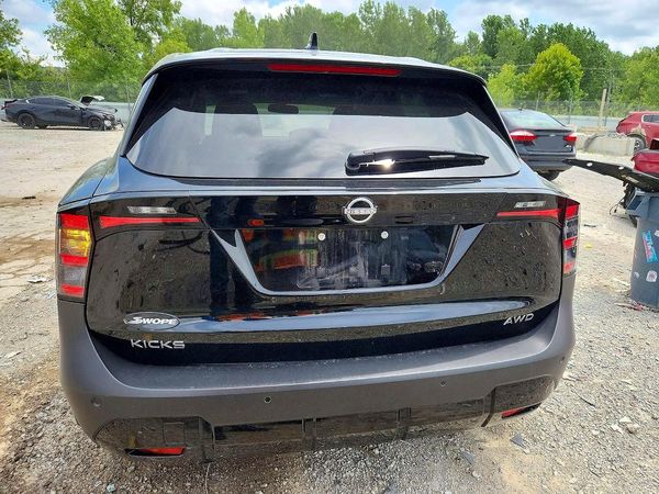 2025 NISSAN KICKS