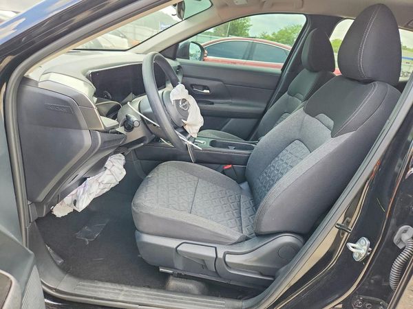 2025 NISSAN KICKS