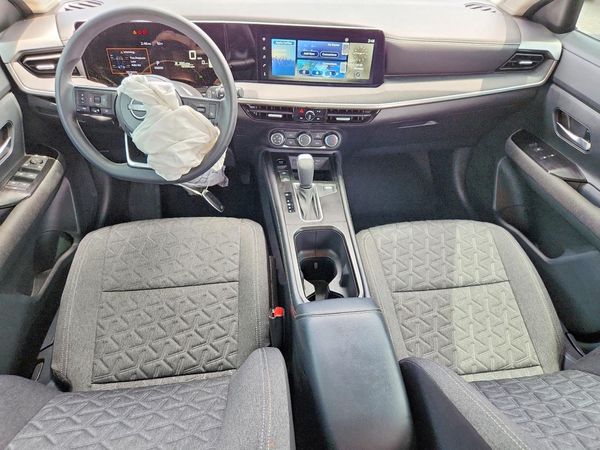 2025 NISSAN KICKS