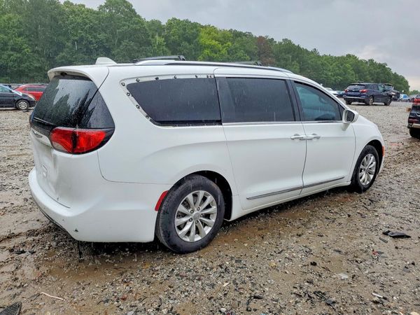 2019 CHRYSLER PACIFICA