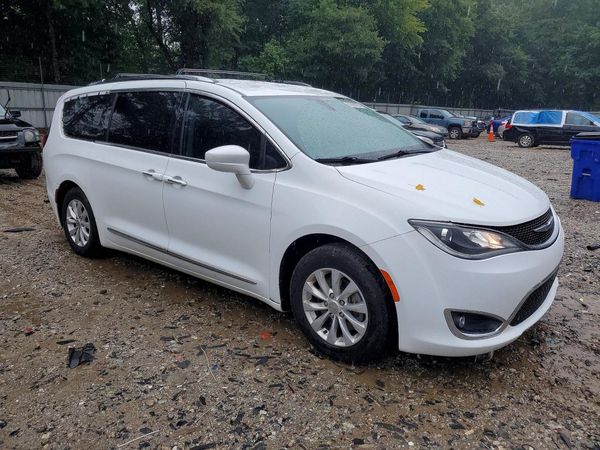 2019 CHRYSLER PACIFICA