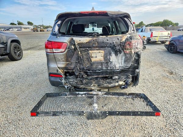 2016 KIA SORENTO L / LX