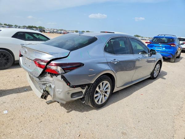 2022 TOYOTA CAMRY LE
