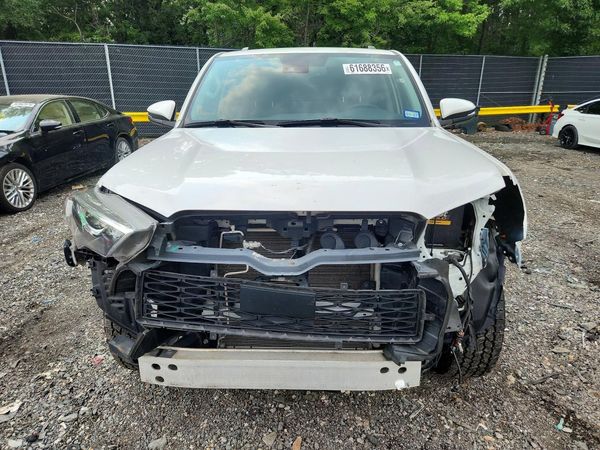 2022 TOYOTA 4RUNNER SR5 Prem