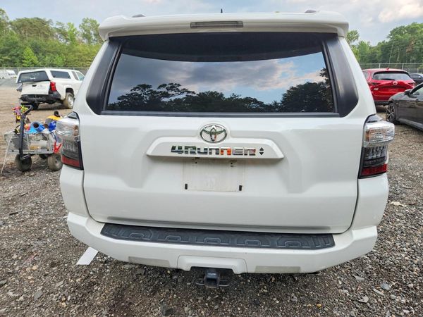 2022 TOYOTA 4RUNNER SR5 Prem