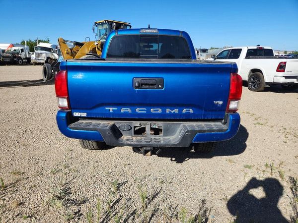 2017 TOYOTA TACOMA