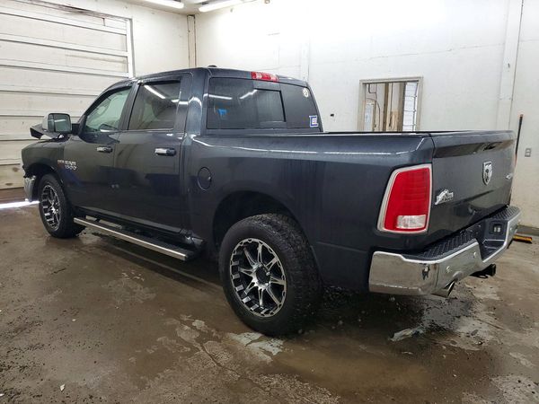 2016 RAM 1500 SLT