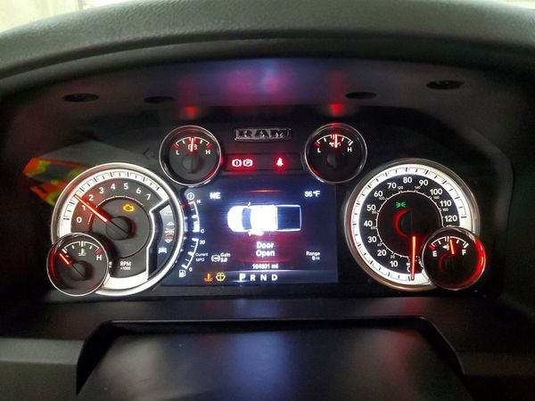 2016 RAM 1500 SLT