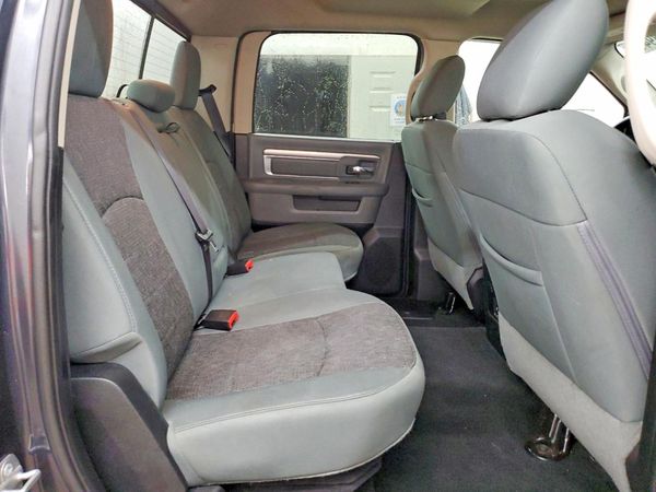 2016 RAM 1500 SLT