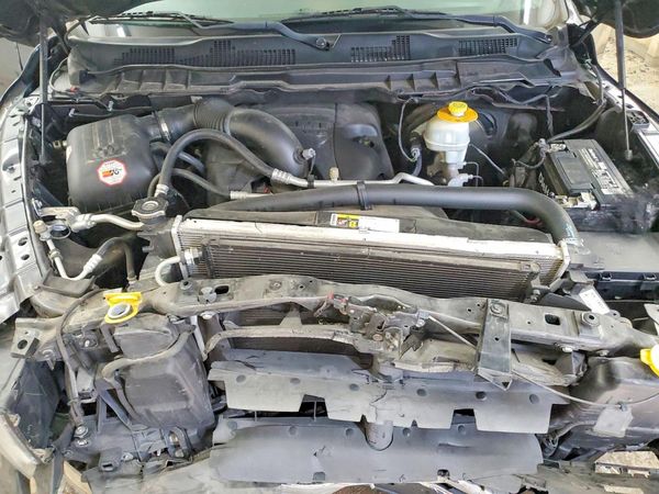 2016 RAM 1500 SLT