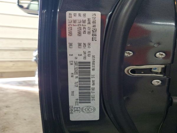 2016 RAM 1500 SLT