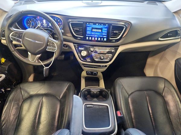 2017 CHRYSLER PACIFICA