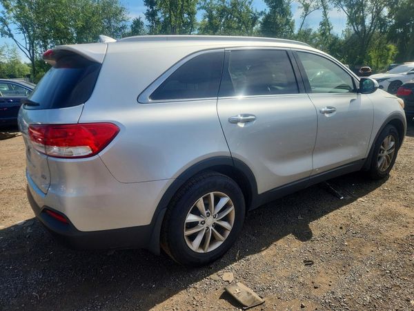 2017 KIA SORENTO L, LX