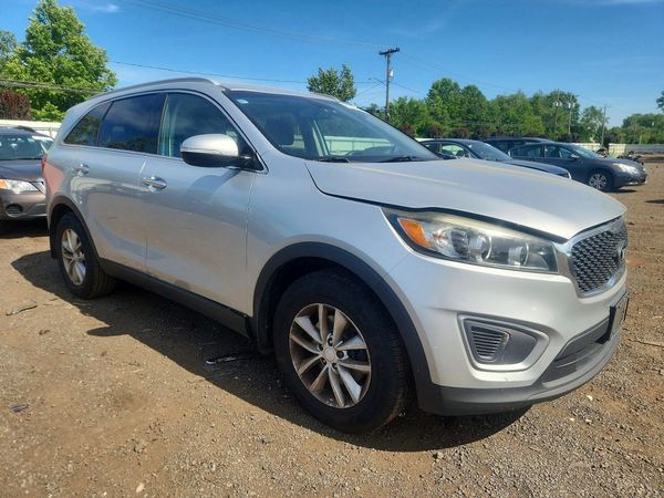 2017 KIA SORENTO L, LX