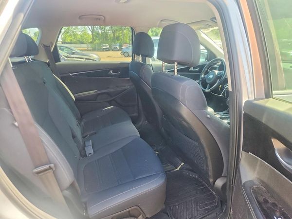2017 KIA SORENTO L, LX