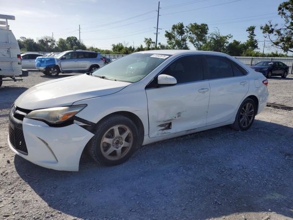 2016 TOYOTA CAMRY
