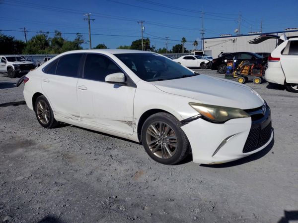 2016 TOYOTA CAMRY