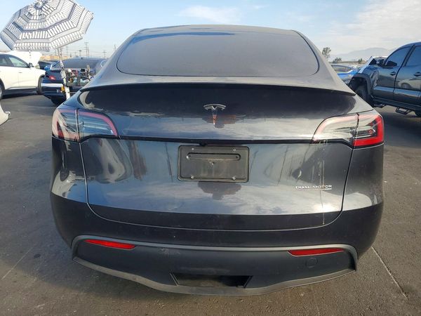 2025 TESLA MODEL Y