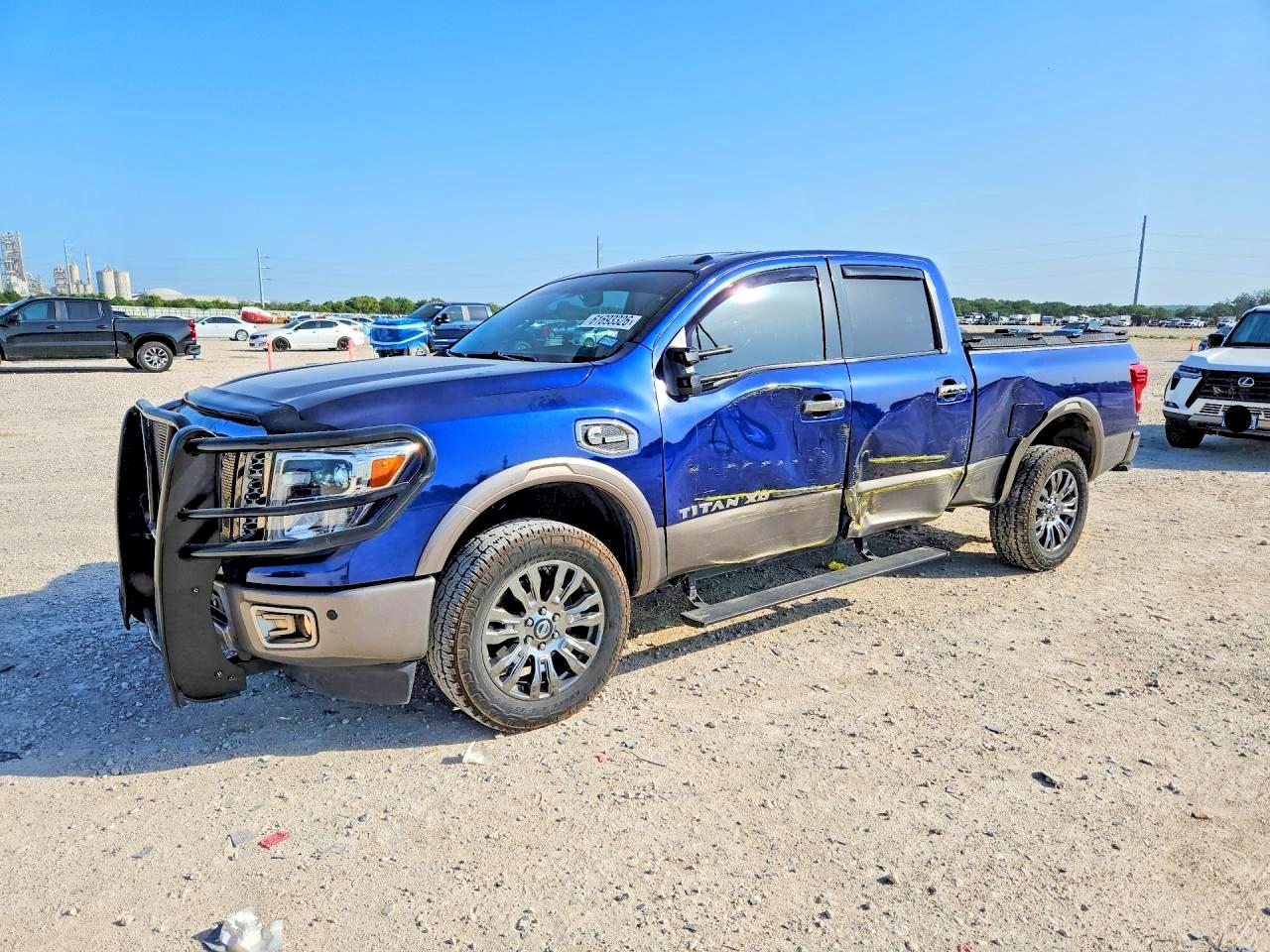 2018 NISSAN TITAN — Front 3/4