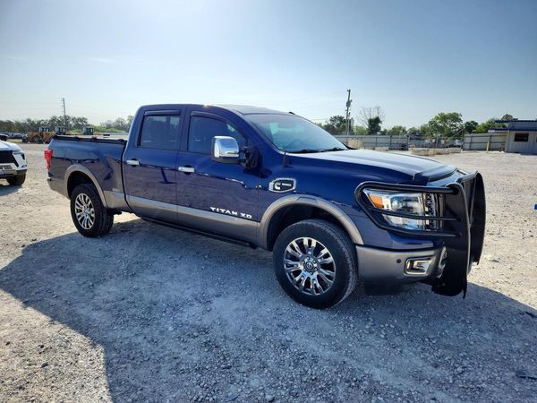 2018 NISSAN TITAN — Passenger 3/4