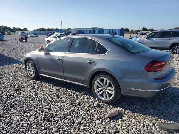 2018 VOLKSWAGEN PASSAT